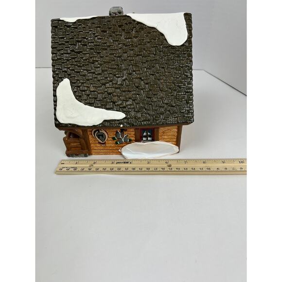Department 56 Snow Village Hunting Lodge Lighted Building with Box - Picture 10 of 11